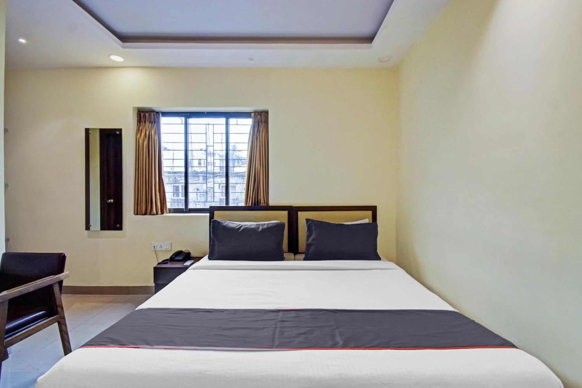 Motisarai Hotel Kolkata Bagian luar foto