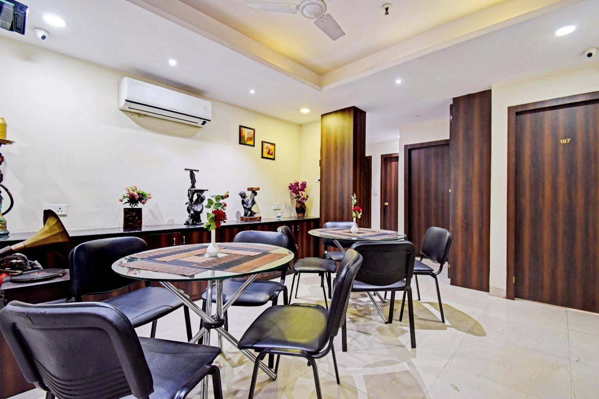 Motisarai Hotel Kolkata Bagian luar foto