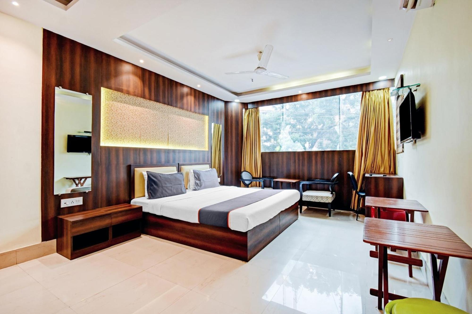 Motisarai Hotel Kolkata Bagian luar foto