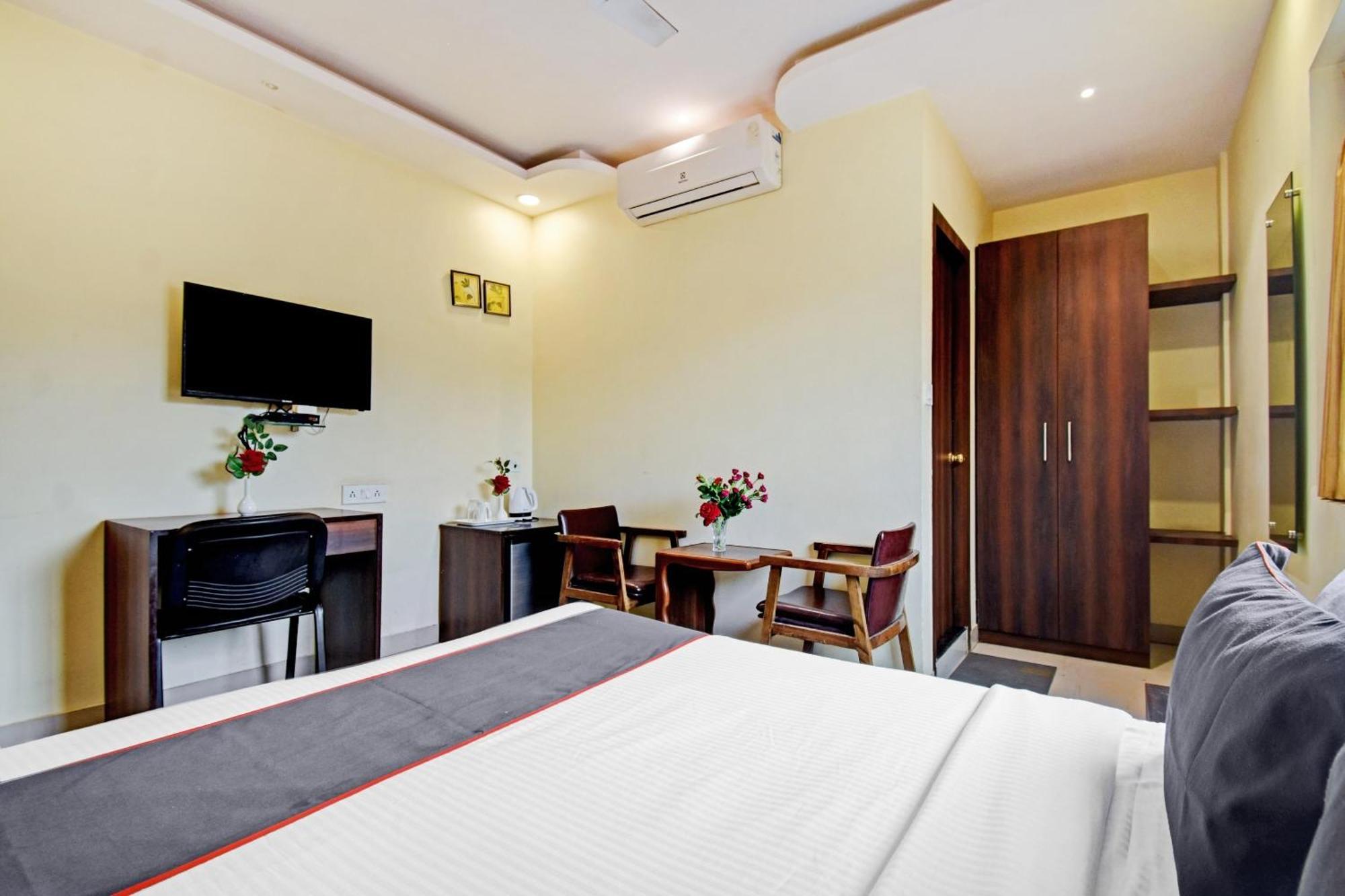 Motisarai Hotel Kolkata Bagian luar foto
