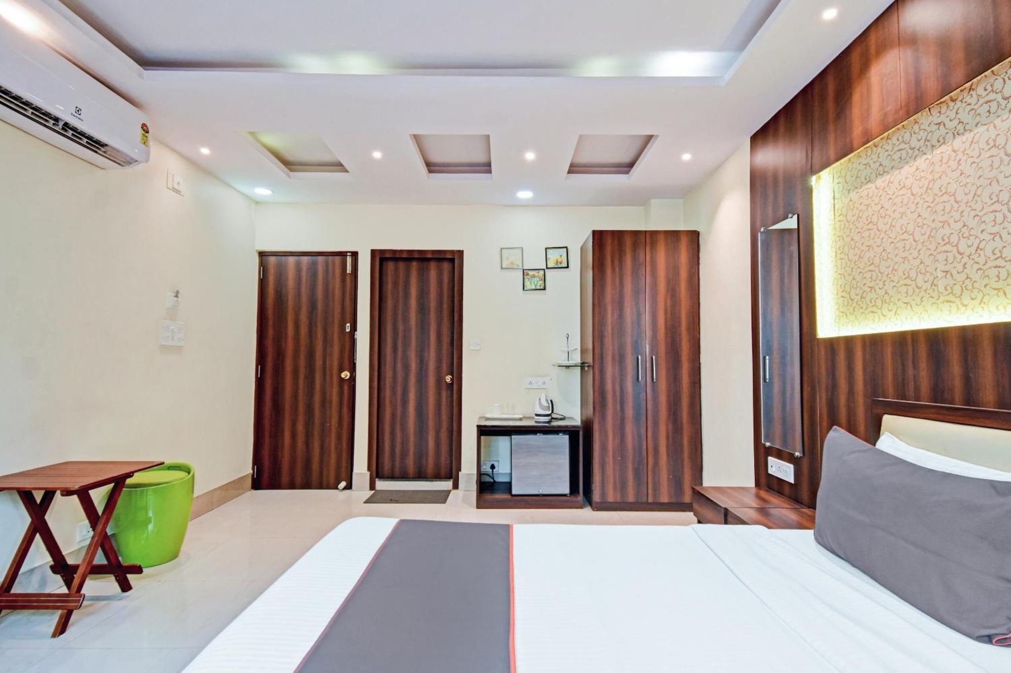 Motisarai Hotel Kolkata Bagian luar foto