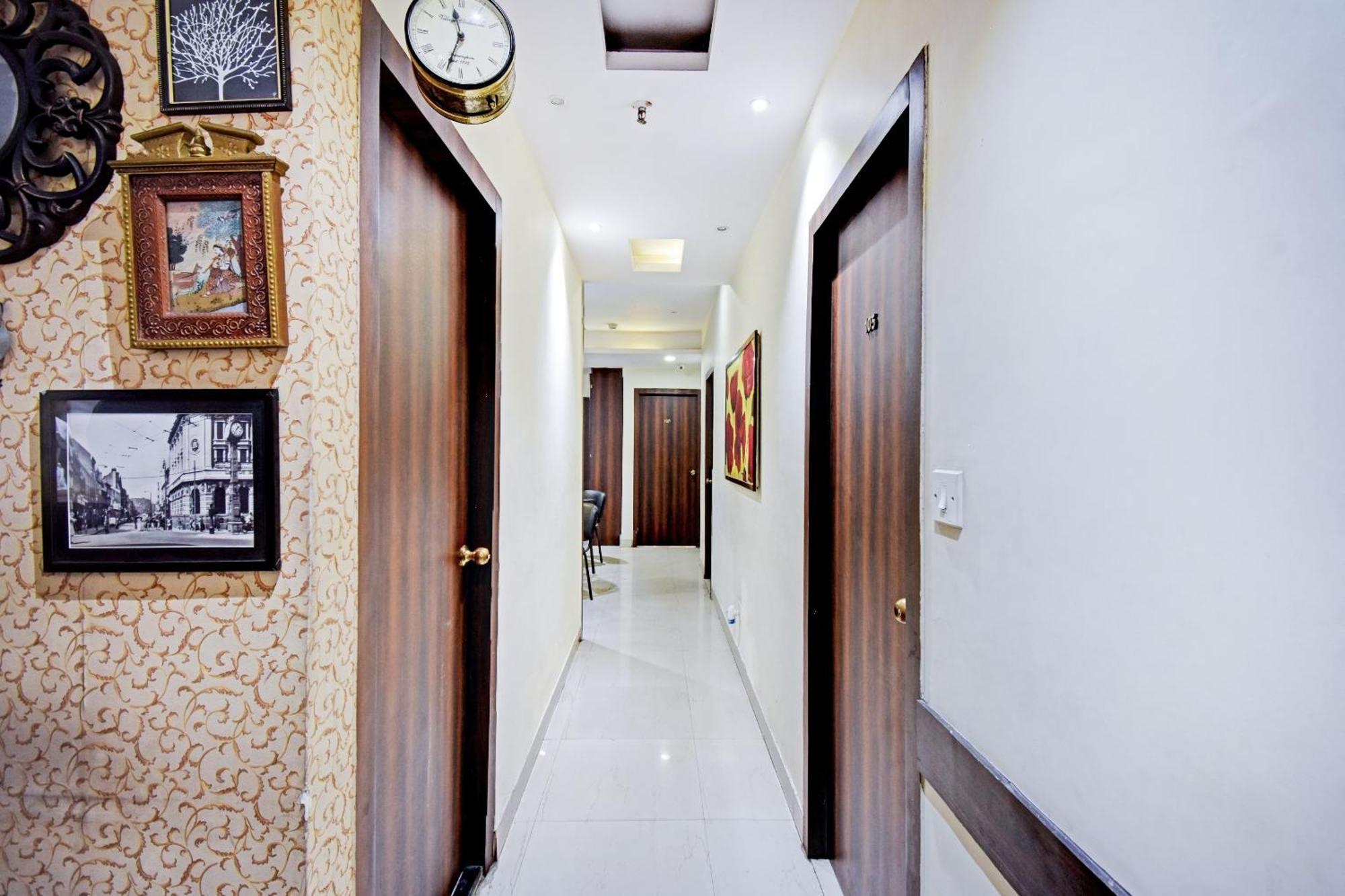 Motisarai Hotel Kolkata Bagian luar foto