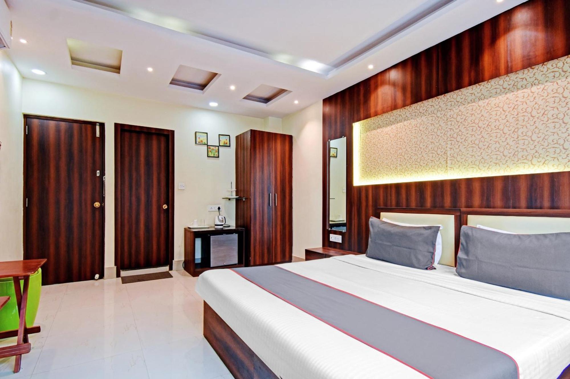 Motisarai Hotel Kolkata Bagian luar foto