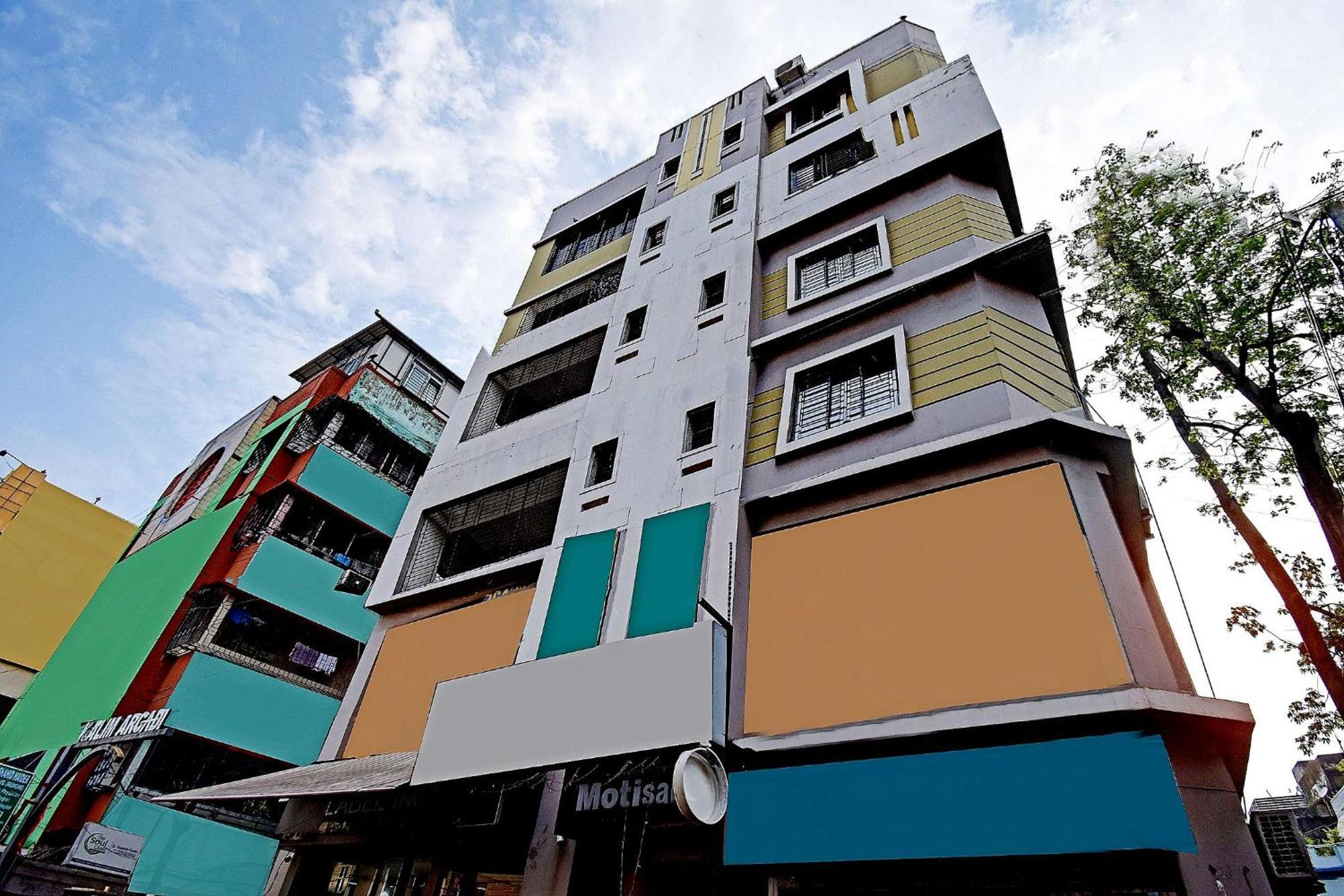 Motisarai Hotel Kolkata Bagian luar foto