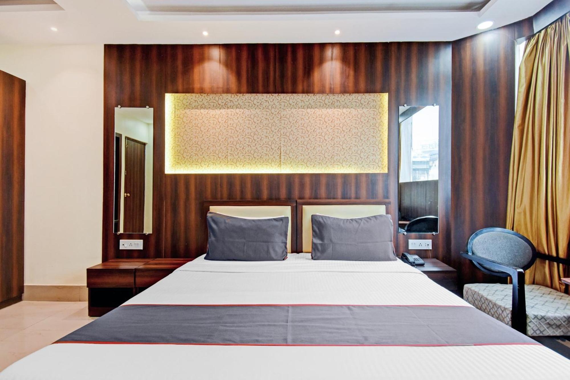 Motisarai Hotel Kolkata Bagian luar foto
